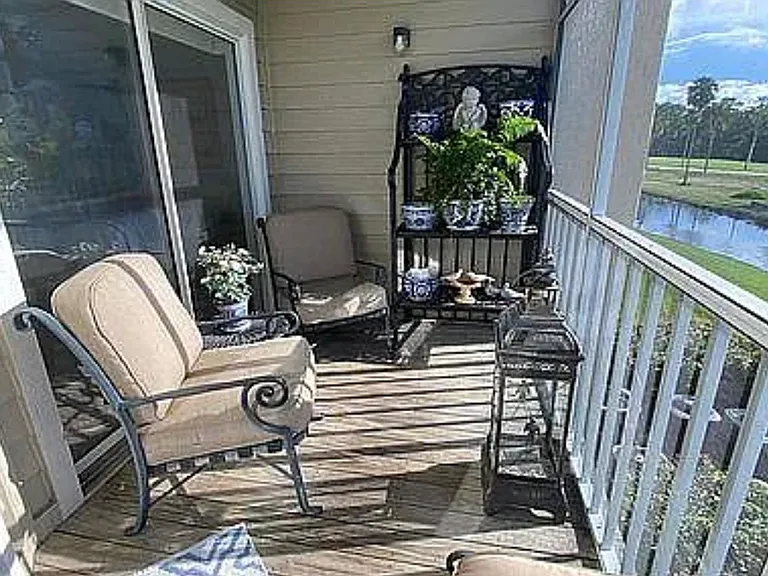 400 Sandiron Cir #526 — Photo 2