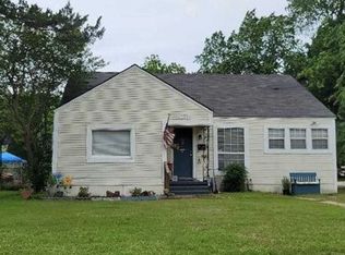 902 S Jefferson St, Kaufman, TX 75142
