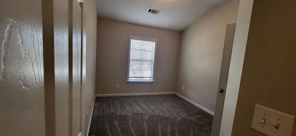 3 bed, 2.5 bath, 1588 sqft, $2,050 — Photo 3