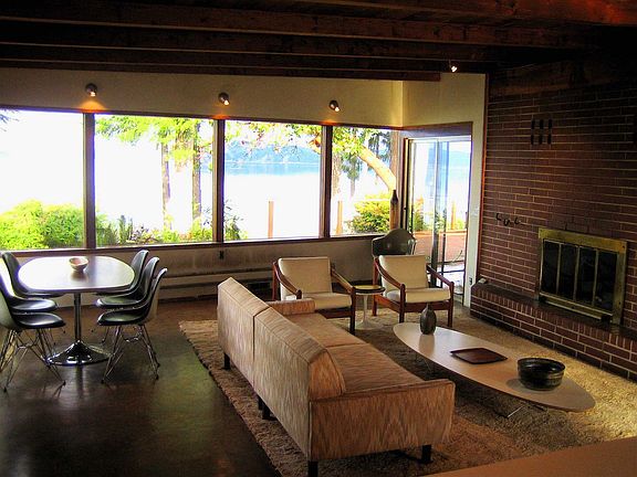 Great Room/Picture Windows