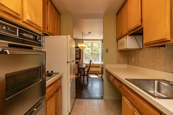 Sold by Rhona Realty | media 15