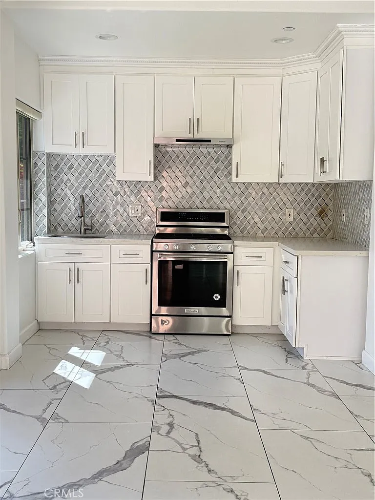 2 bed, 1200 sqft, $3,850 — Photo 3