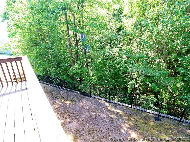 240 Mystwood Hollow Cir — Photo 17