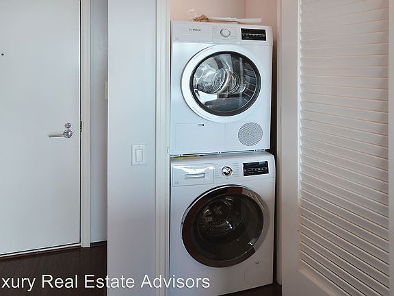 5th image of 322 Karen Ave Unit 2106