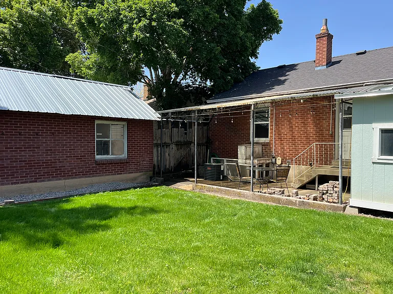 480 N 700 W — Photo 21