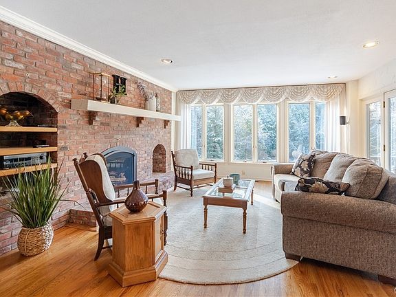4th image of 4827 Briarwood Ln