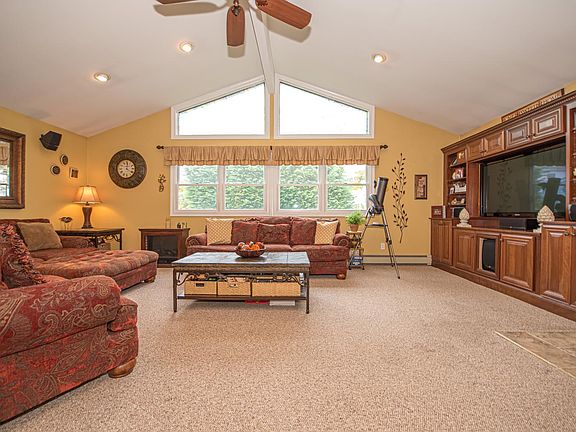 5th image of 2142 North Dr