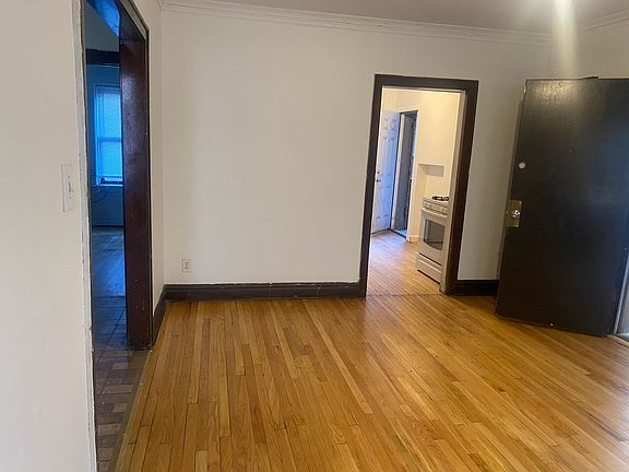 3rd image of 6346 S Fairfield Ave #4