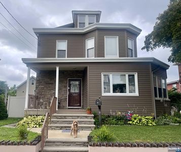 14 High St, East Rutherford, NJ, 07073