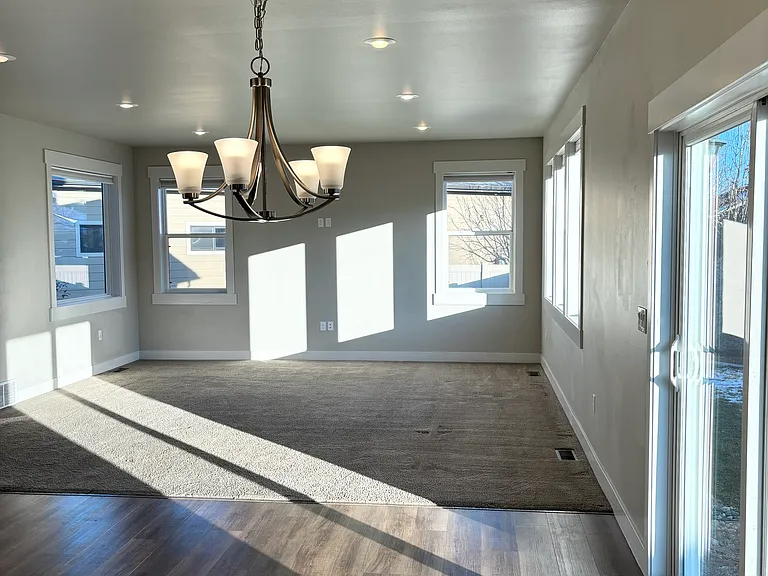 4194 Bainbridge Cir — Photo 6