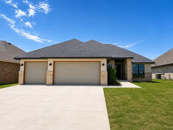 5009 Vine Cliff Rd, Mustang, OK 73064