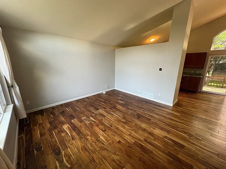 1370 Knollwood Way — Photo 2