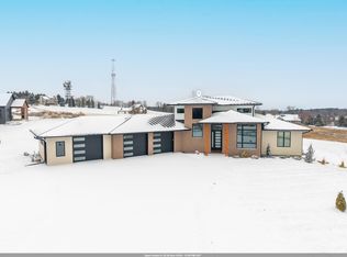 W8251 Hackberry Hills Rd, Hortonville, WI 54944