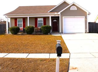 2015 Southern Pine Dr, Leland, NC 28451