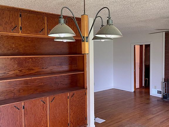 3rd image of 4646 NW 19th St