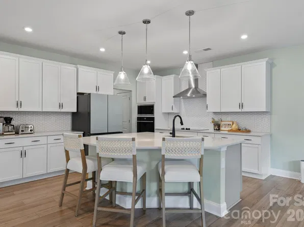 6113 Mariemont Cir, Charlotte, NC 28226