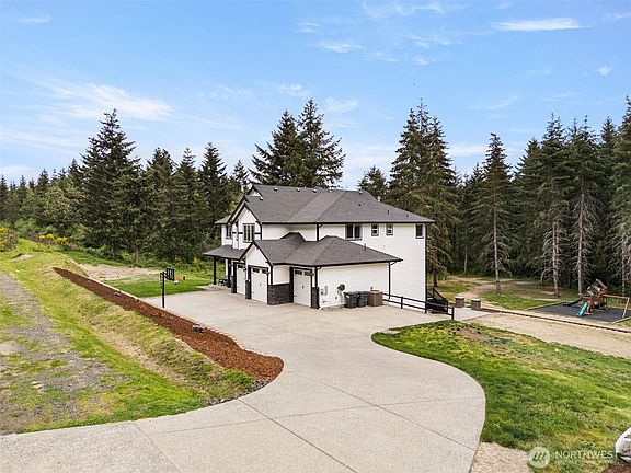 2nd image of 621 Tiedman Road NW