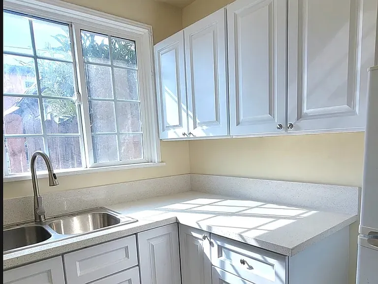 8130 Seville Ave — Photo 3