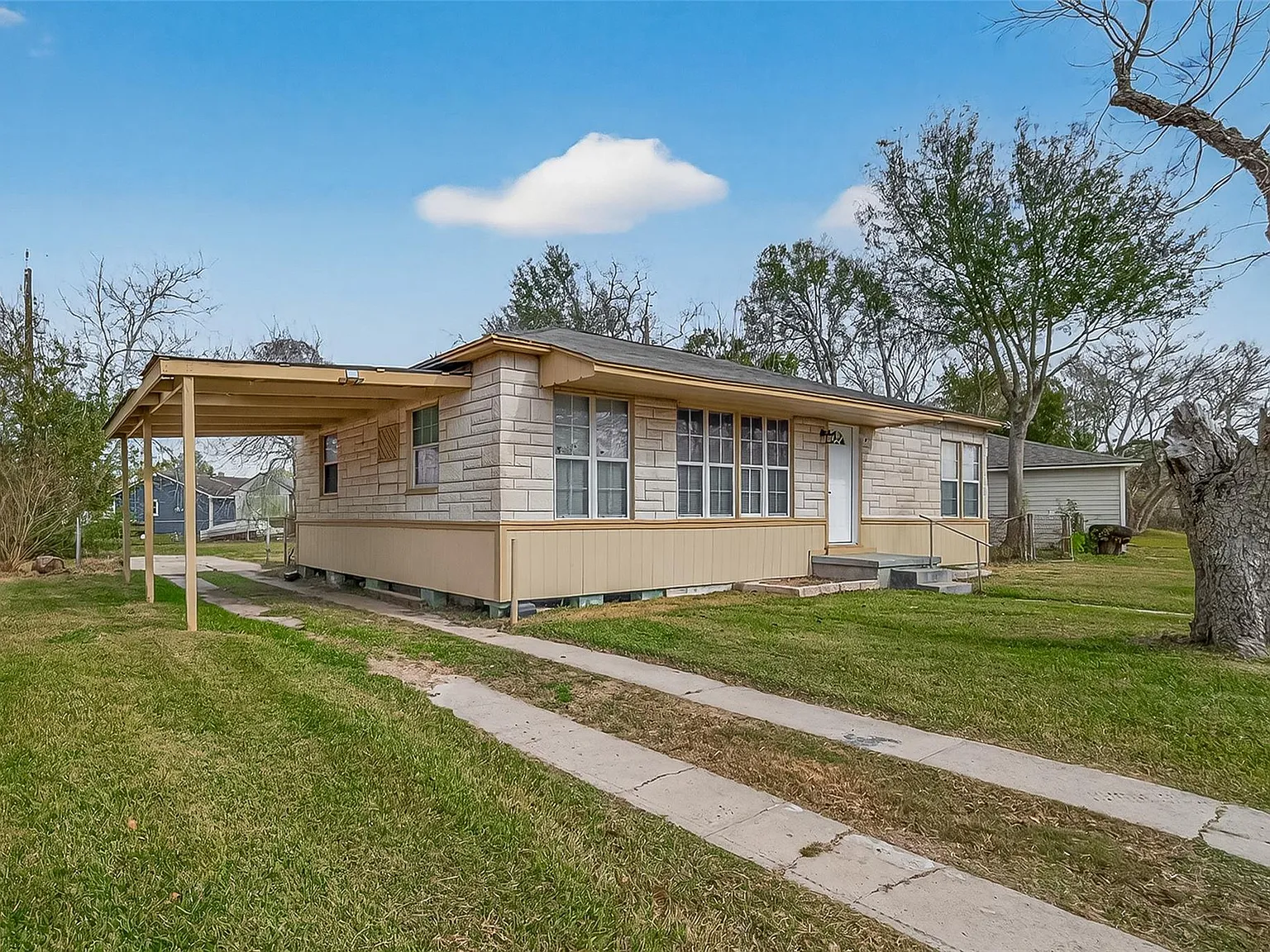 3 bed, 1.0 bath, 984 sqft, $1,450 — Photo 3