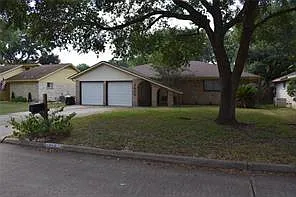 3 bed, 2.0 bath, 1429 sqft, $1,850 — Photo 2