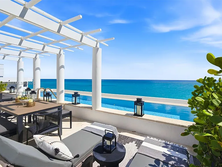 5801 Collins Ave #Penthouse 1600 — Photo 18