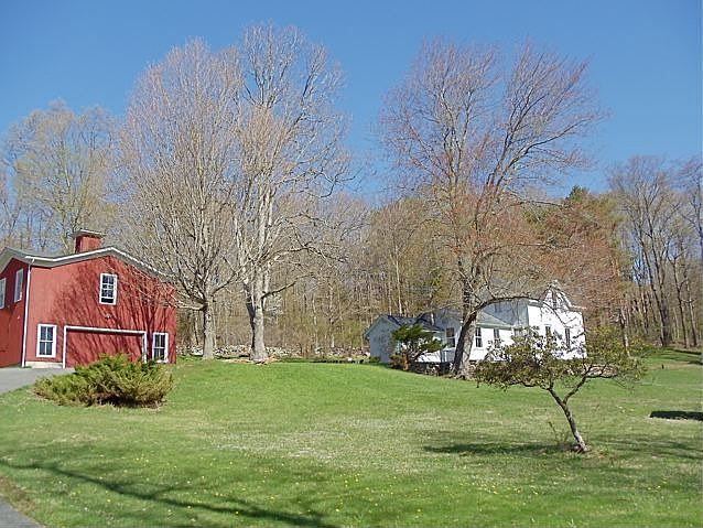 2nd image of 151 S Quaker Hill Rd