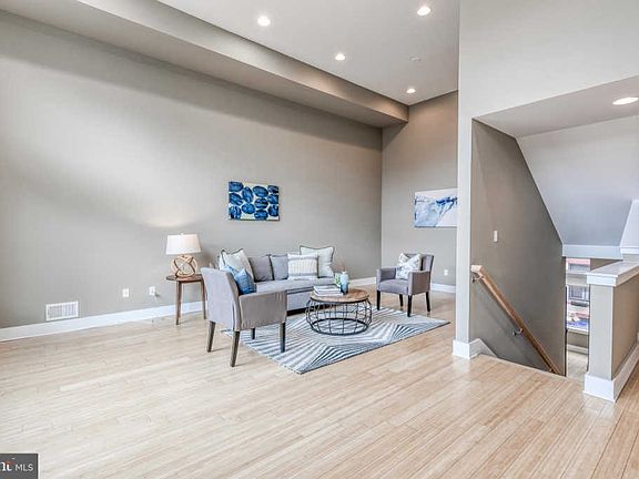 5th image of 519 Montrose St