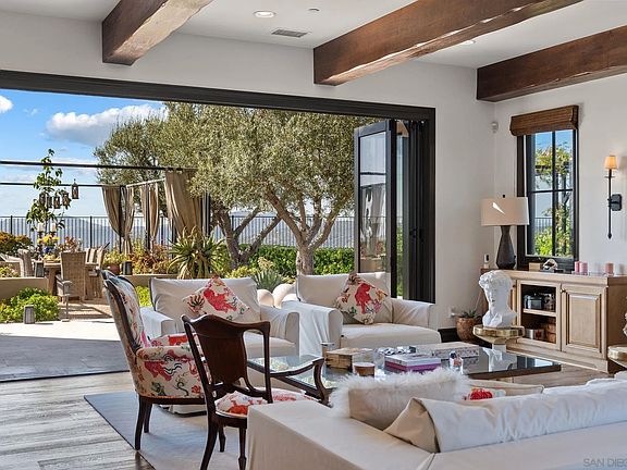 4th image of 18264 Avenida Manantial