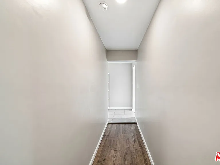 1543 W 23rd St — Photo 15