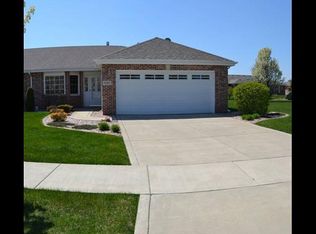 1023 Freedom Cir S, Crown Point, IN 46307