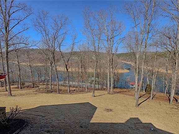 2nd image of 15600 Bumblebee Ln
