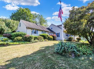 1211 Hoff Rd, Hanover, PA 17331