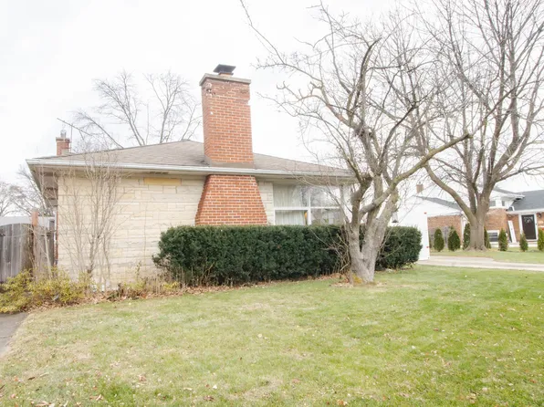 800 W Dresser Dr, Mount Prospect, IL 60056