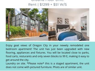 911 15th St, Oregon City, OR 97045