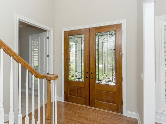 4th image of 504 Mission Park Ln
