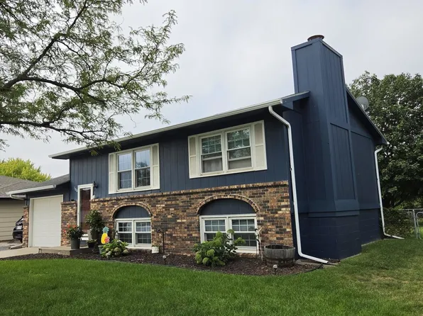 108 Applewood Dr, Norfolk, NE 68701
