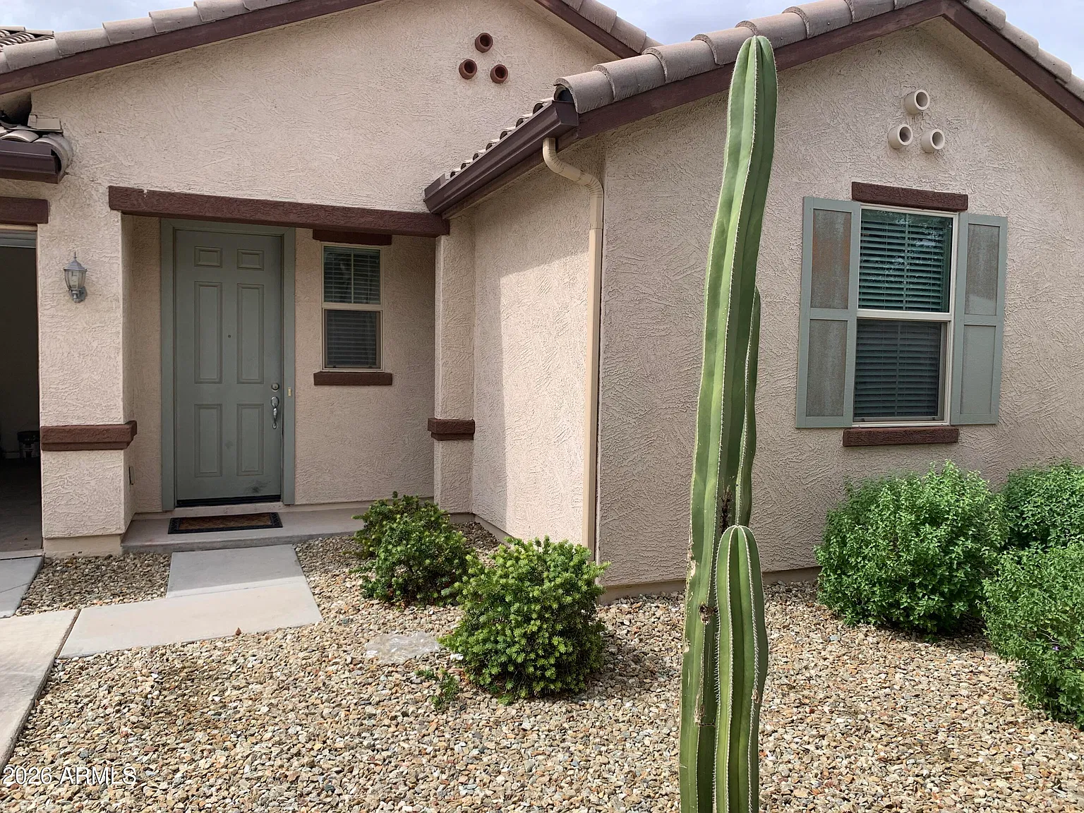 3 bed, 2.0 bath, 1551 sqft, $1,995 — Photo 2