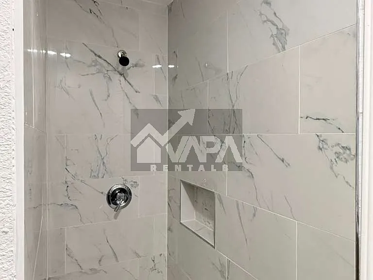 943 Weizmann St — Photo 10