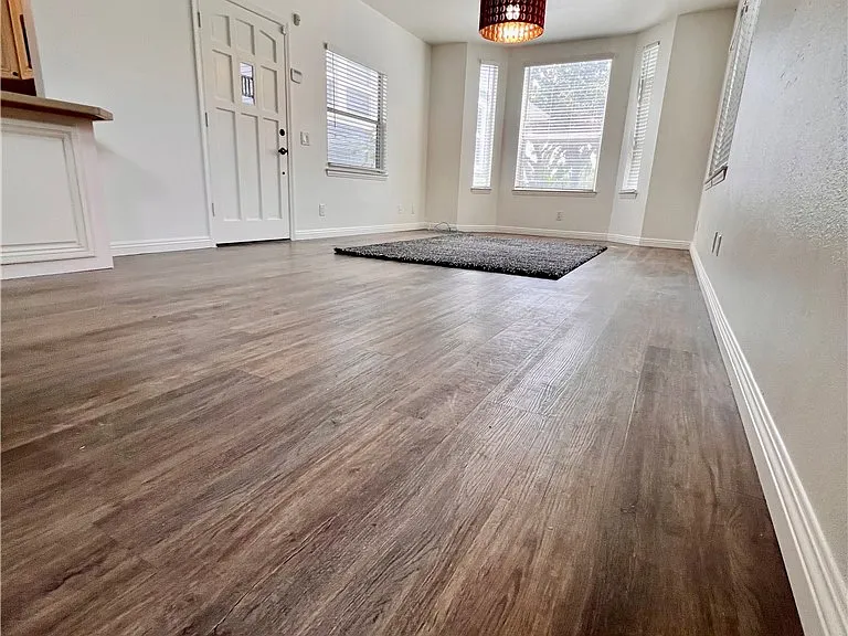 129 W Palmyra Ave — Photo 8