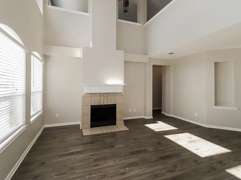 539 W Metcalfe St — Photo 6