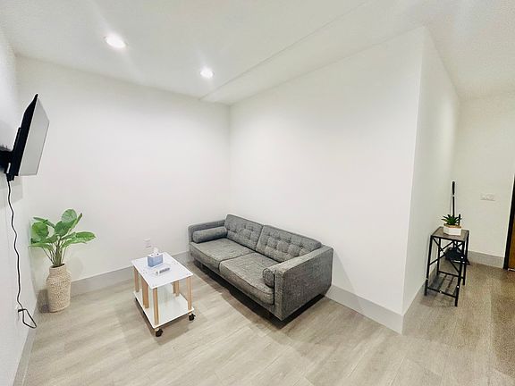 2nd image of 14954 Sherman Way #105