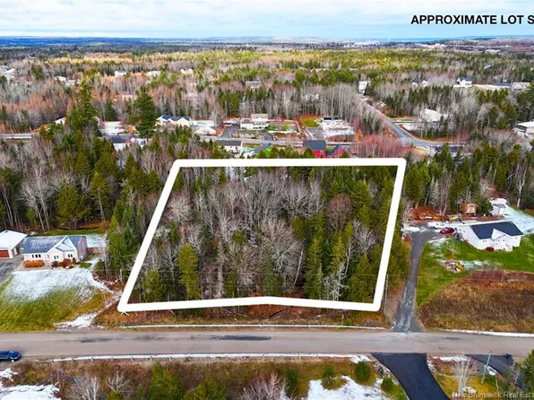 20 Hannah Cres, Douglas, NB E3A 0H4