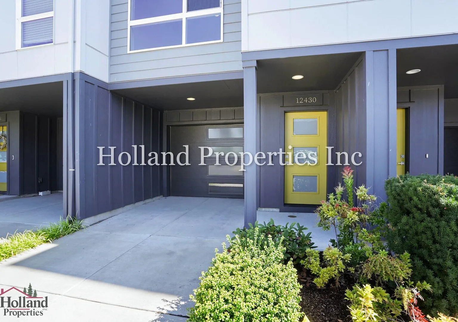Private 2BR Beaverton Retreat Backing to Green Space with EV-Ready Garage — Photo 3