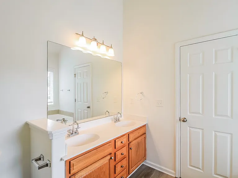215 Trelawney Pl — Photo 13