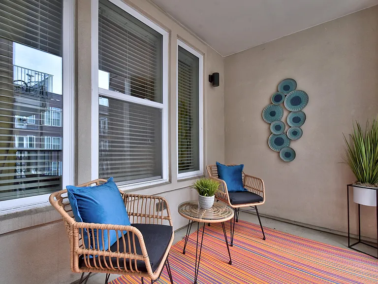 Jones and Rio — Photo 25