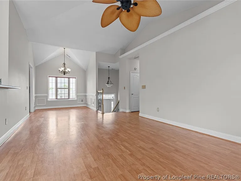 109 Canyon Ct — Photo 4