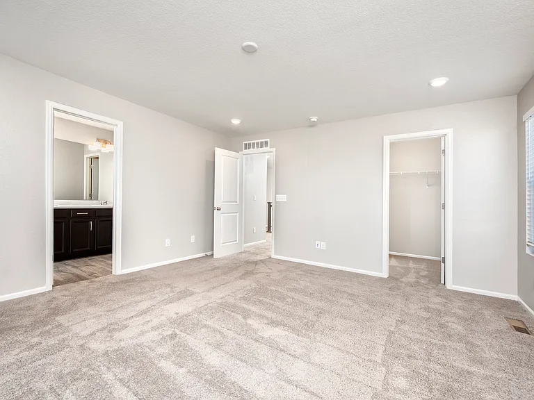 5725 N Hanover St — Photo 21
