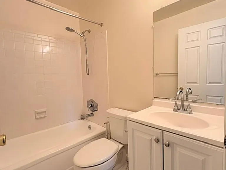 6718 Kenwood Forest Ln — Photo 23