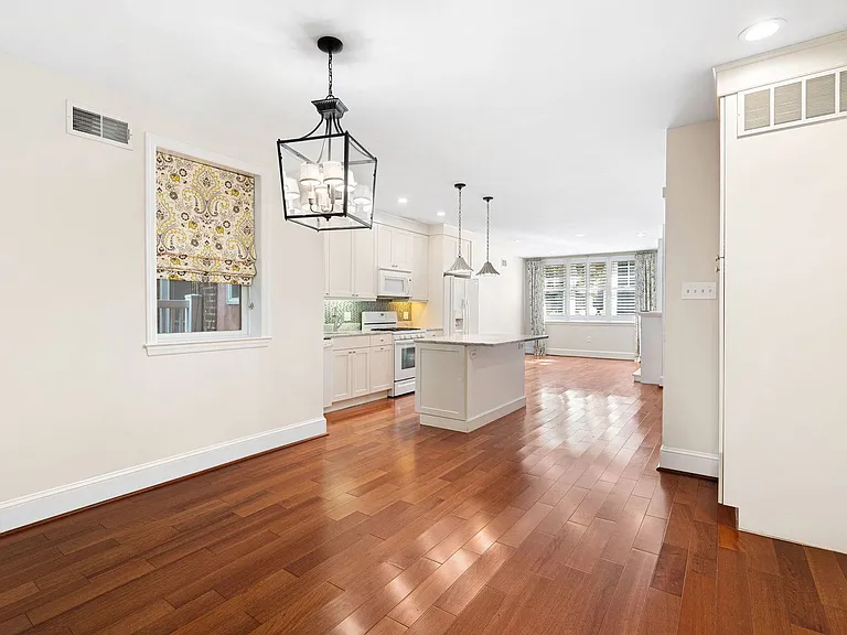 621 Pine St #1 — Photo 8