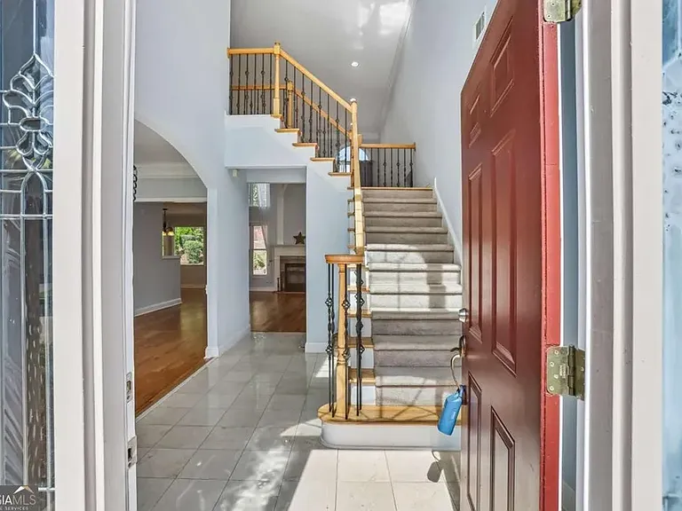 810 Freedom Way — Photo 7